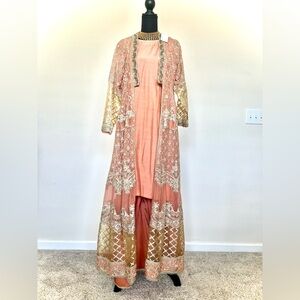 Sequined gown with sharara. XL size